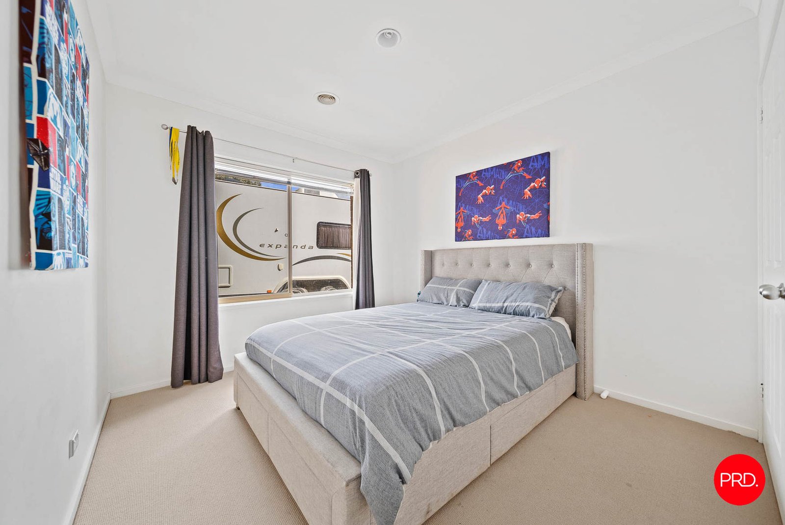 17 Regency Place KENNINGTON 8