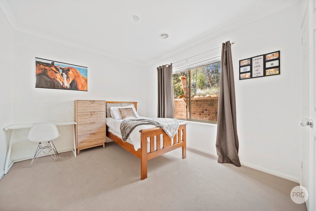 17 Regency Place KENNINGTON 8