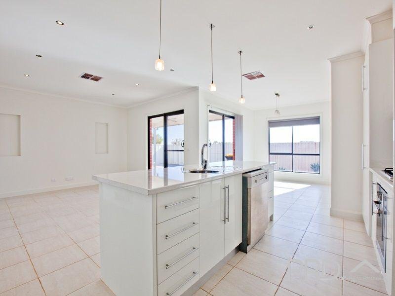 17 Rita Drive MILDURA 8