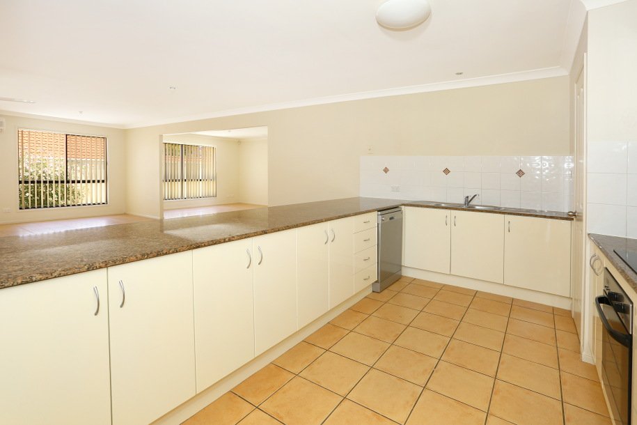 17 Rosegum Drive MOLENDINAR 4