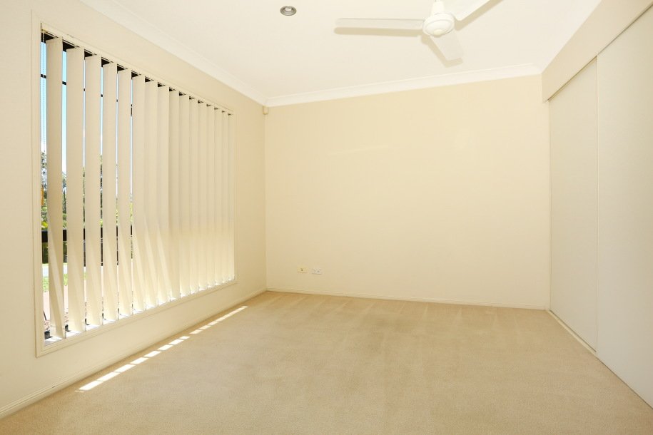 17 Rosegum Drive MOLENDINAR 12