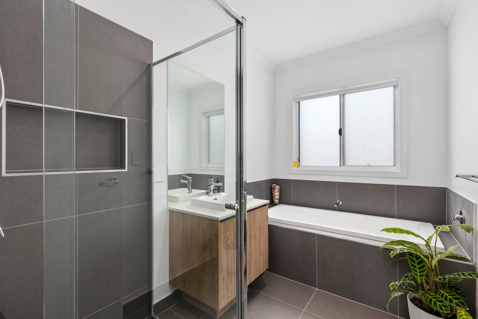 Real Estate and Property in 17 Rosewood Drive, Ocean Grove, VIC