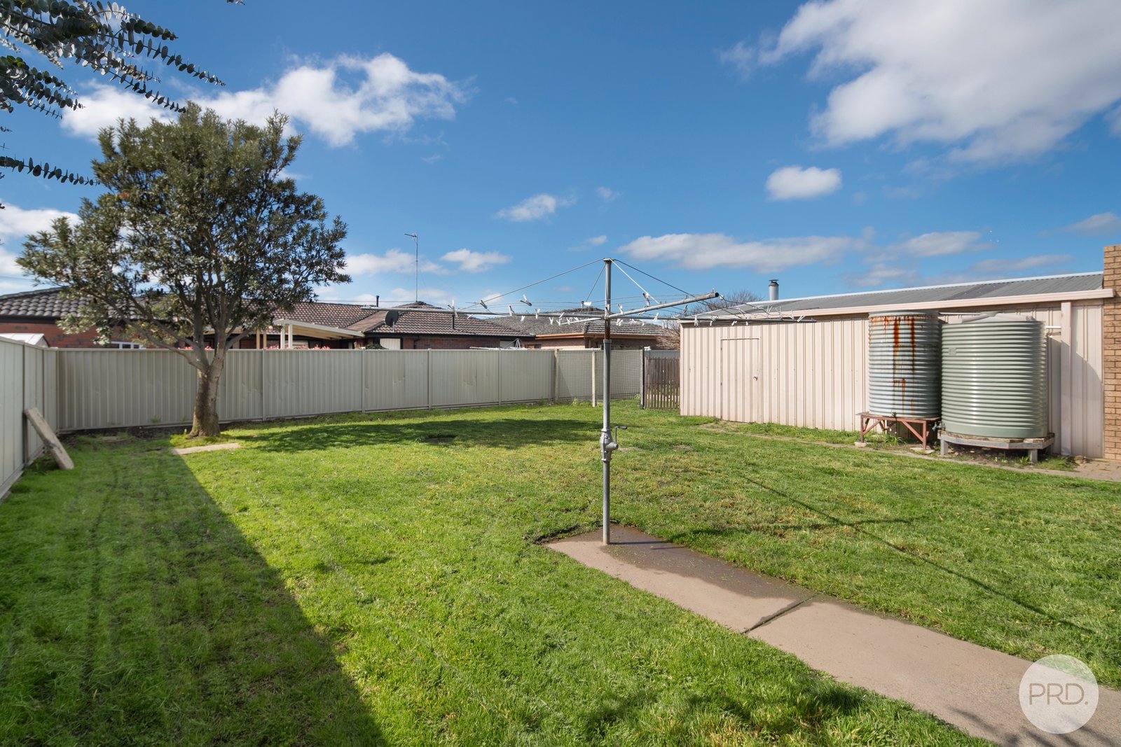 17 Rowan Parade WENDOUREE 2