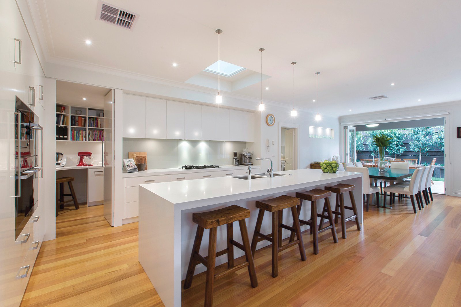 17 Rowen Street, Glen Iris, VIC