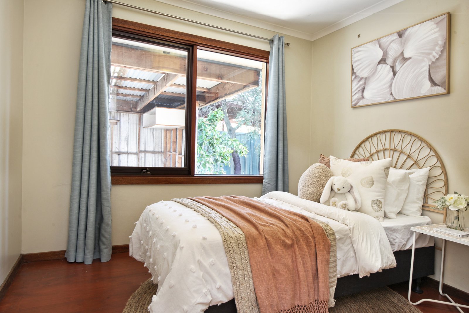 Real Estate and Property in 17 Russell Avenue, Woodend, VIC