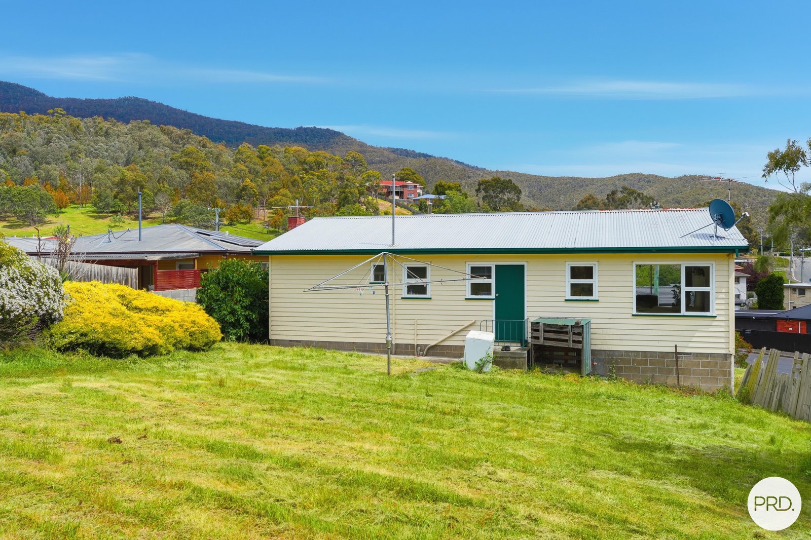 17 Russell Road CLAREMONT 18