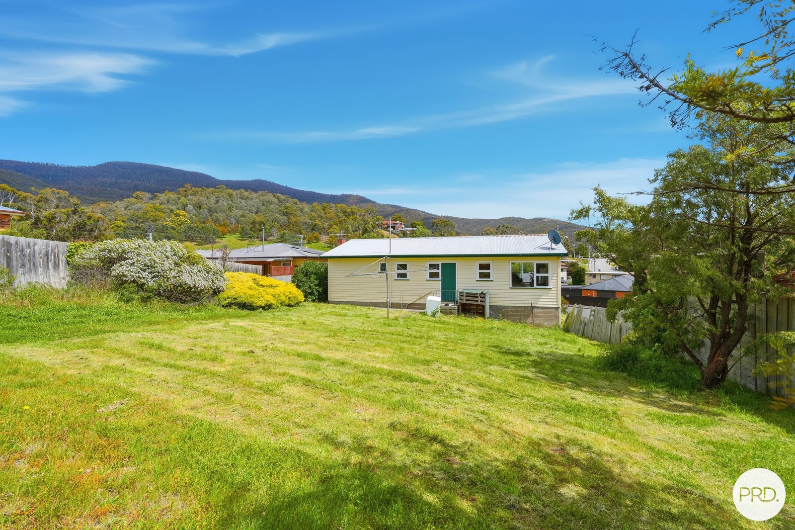 17 Russell Road CLAREMONT 19