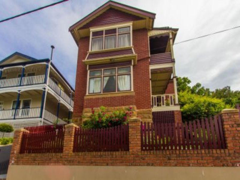 17 Salvator Road WEST HOBART 1