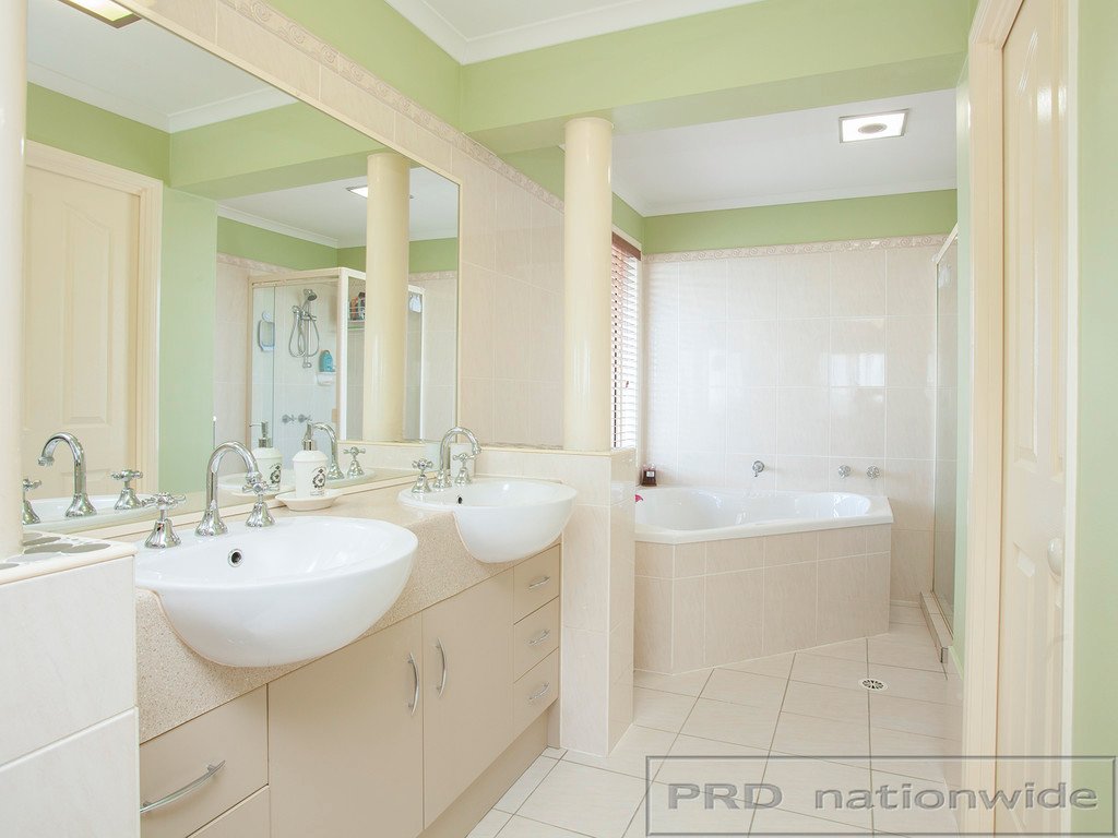 17 Sandalyn Avenue THORNTON 19