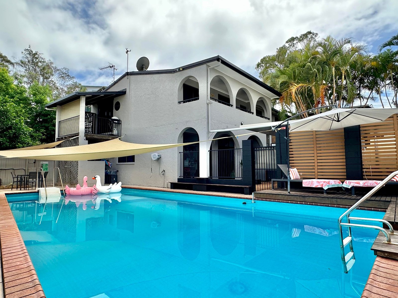 17 Sayre Crescent BOYNE ISLAND 1