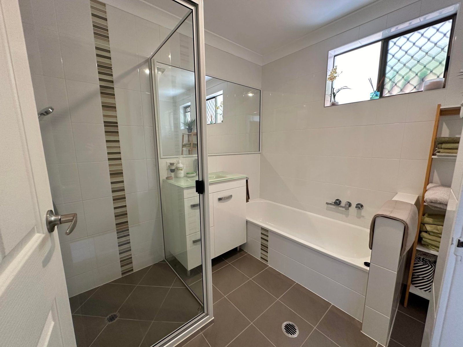 17 Sayre Crescent BOYNE ISLAND 11