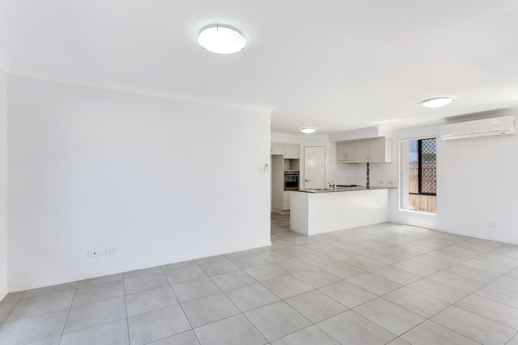 17 SCOTT Street CLEVELAND 8