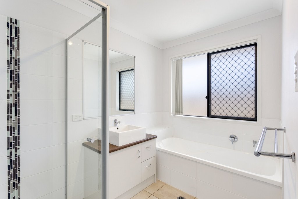 17 SCOTT Street CLEVELAND 11