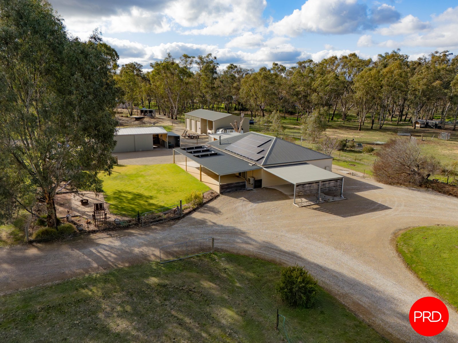 17 Shaw Court BAGSHOT 2