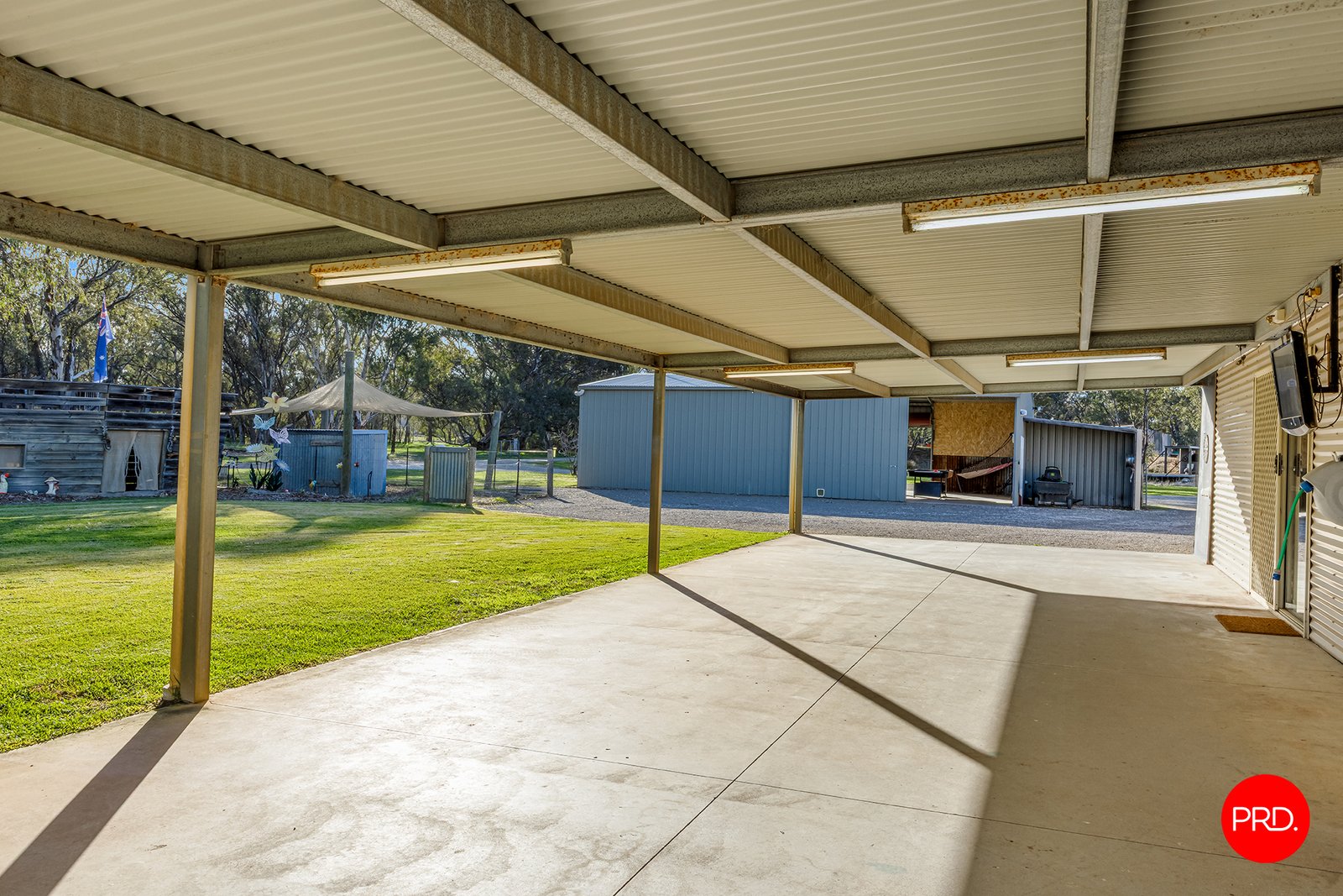 17 Shaw Court BAGSHOT 4