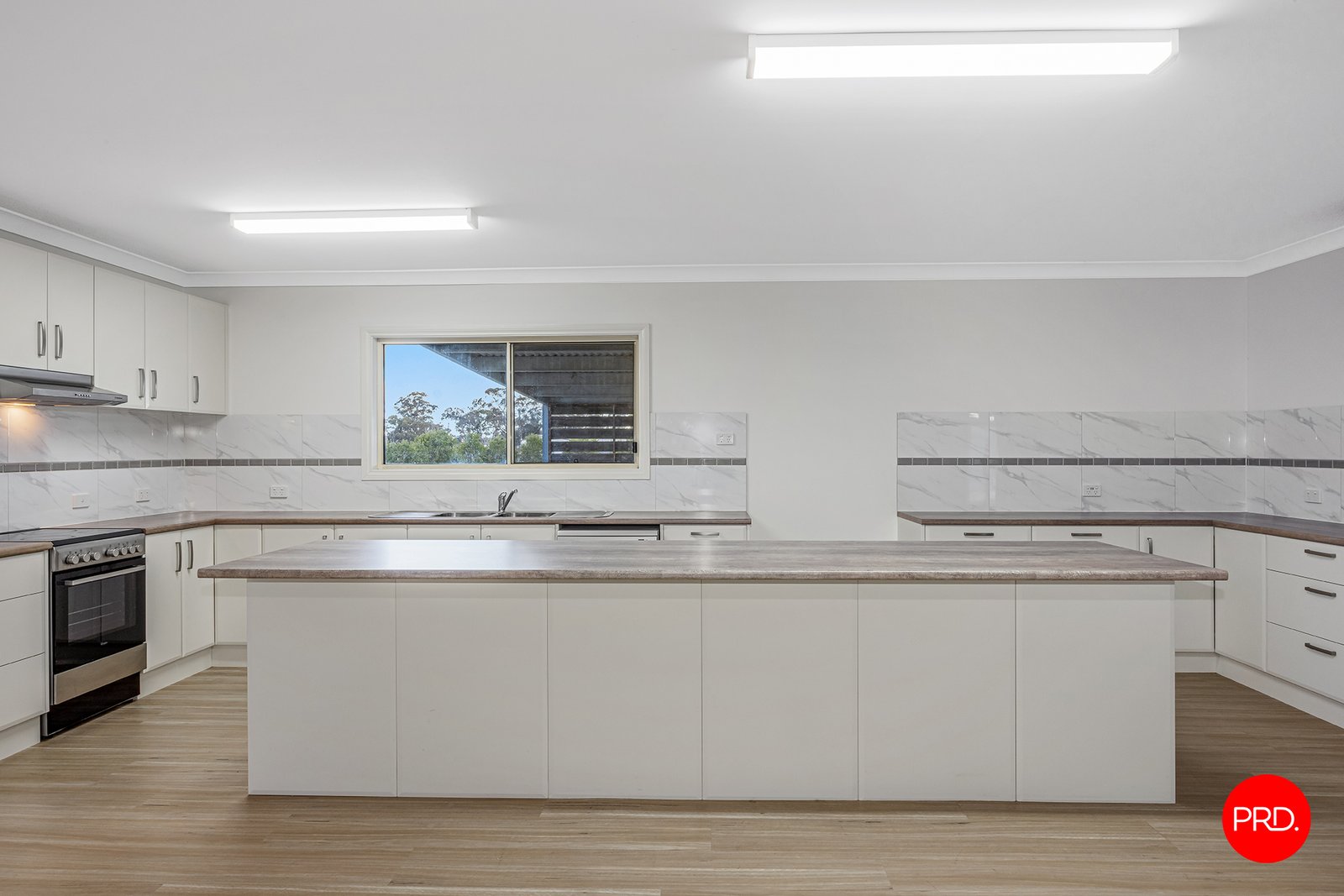 17 Shaw Court BAGSHOT 6