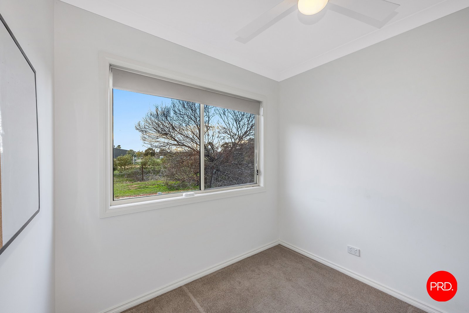 17 Shaw Court BAGSHOT 8