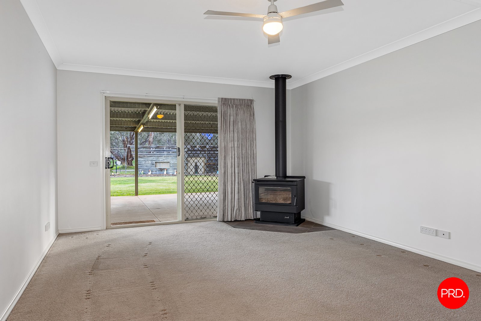 17 Shaw Court BAGSHOT 15