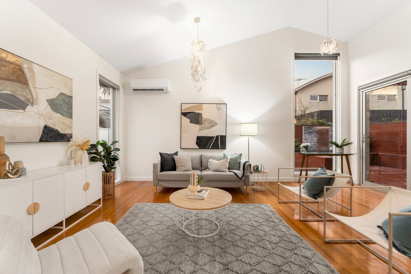 Gallery: 17 Shearwater Crescent