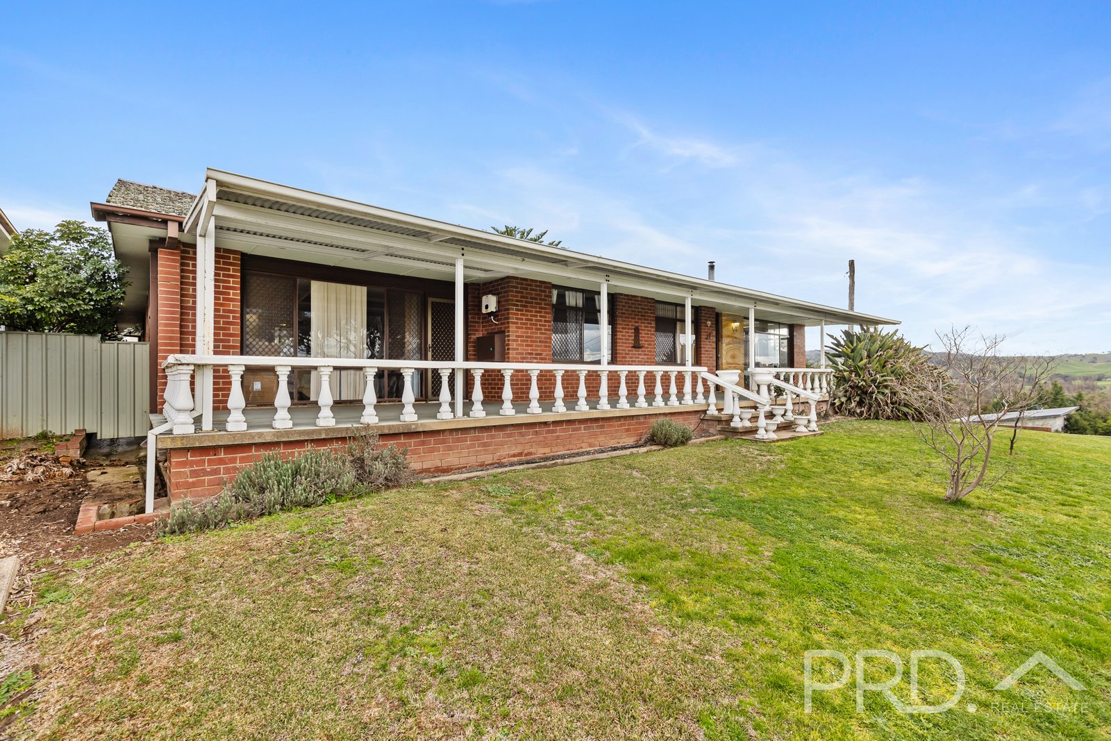 17 Simpson Street TUMUT 1