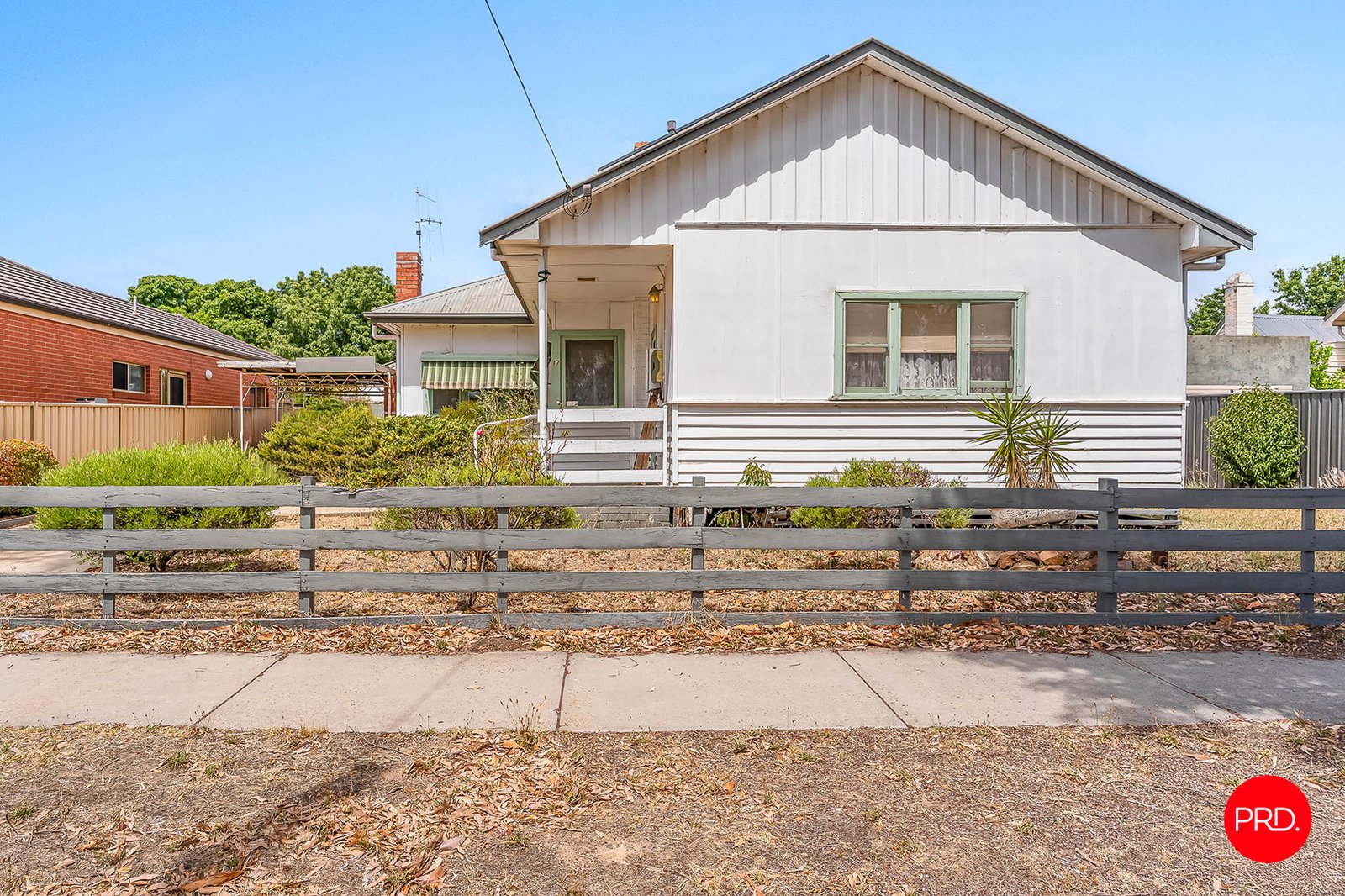 17 Somerville Street FLORA HILL 1