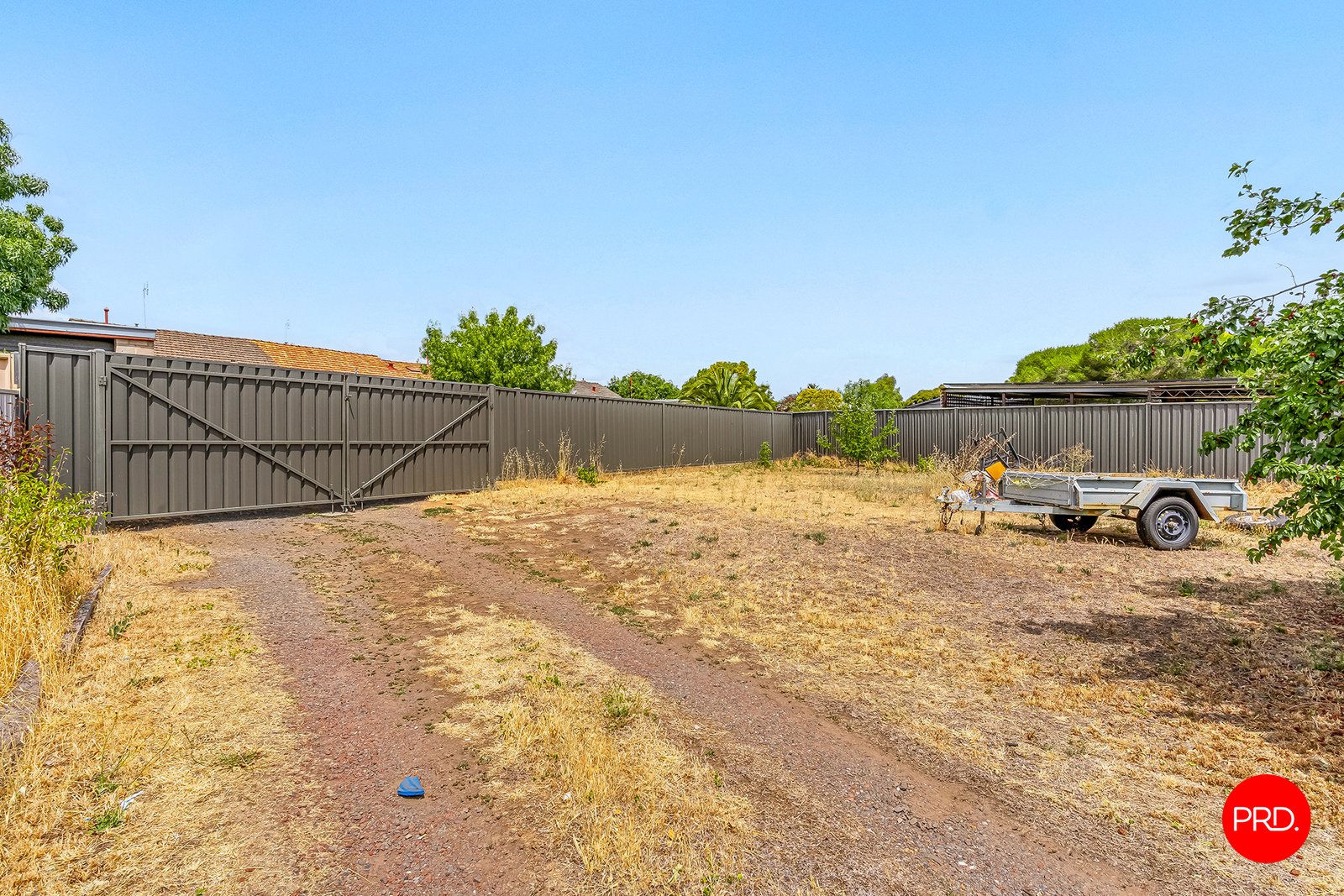 17 Somerville Street FLORA HILL 11