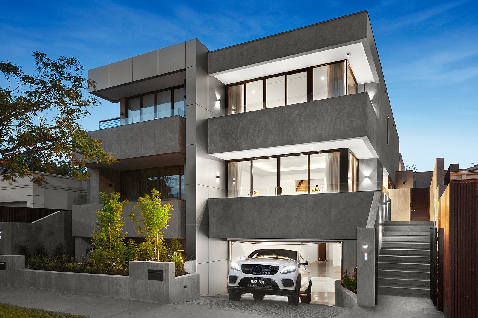 Real Estate and Property in 17 Spring Road, Malvern, VIC