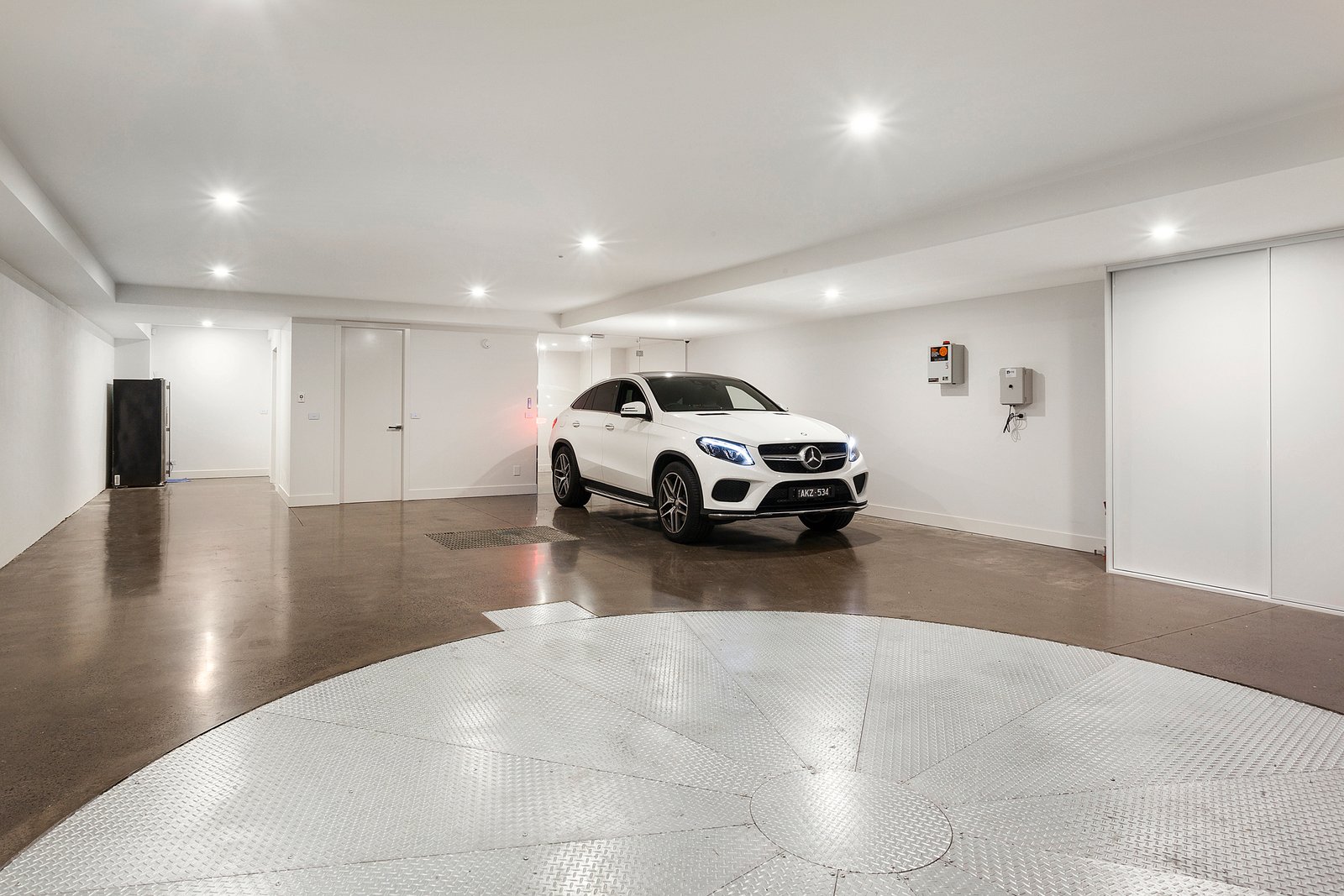 Real Estate and Property in 17 Spring Road, Malvern, VIC