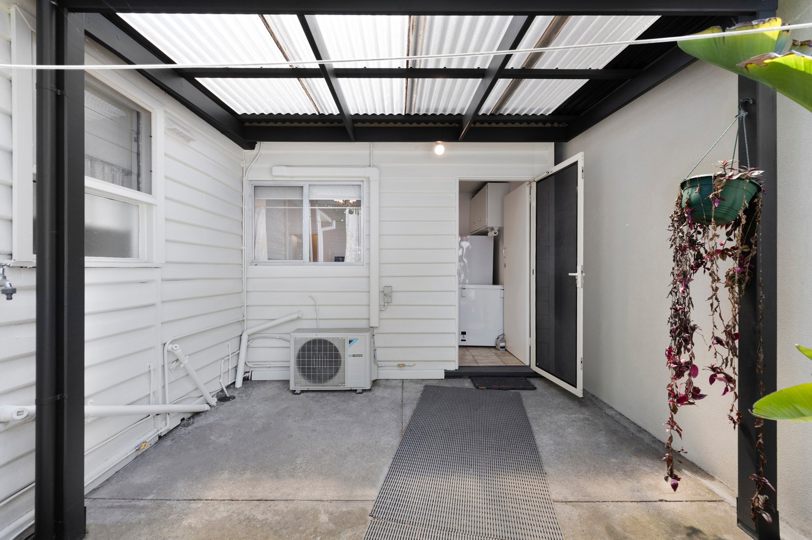 Gallery: 17 Spring Street East