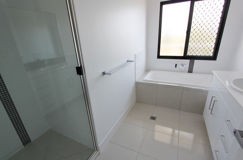 17 Stewart Street WEST GLADSTONE 8