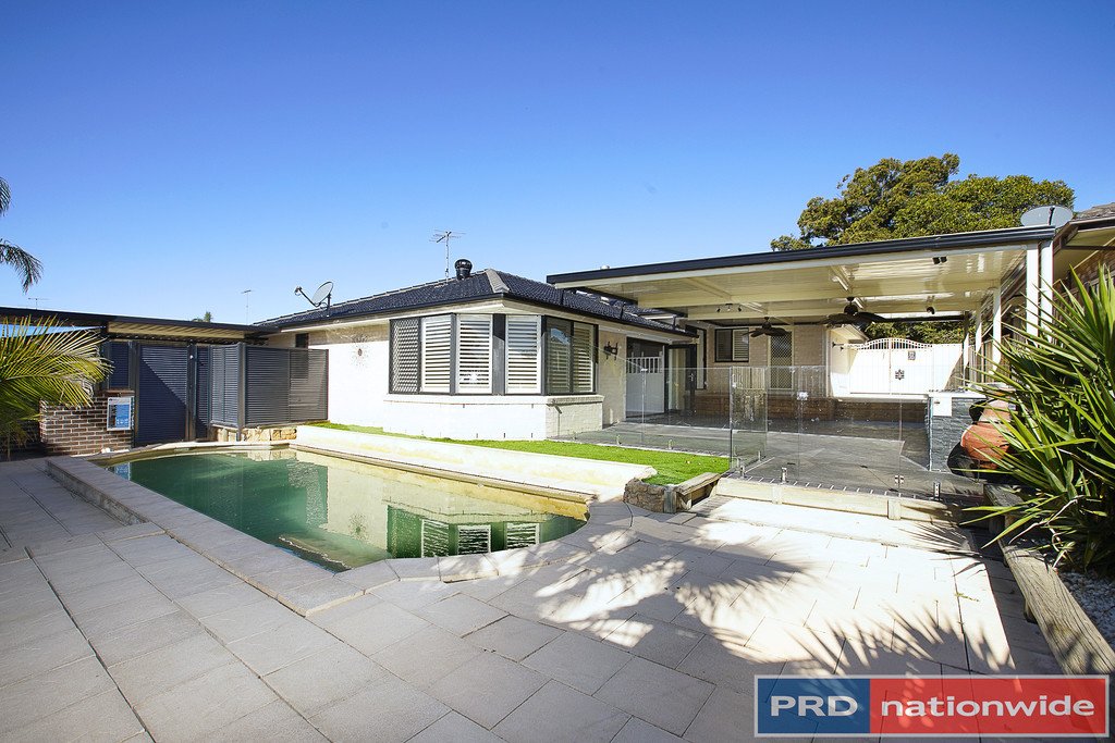 17 Stoke Crescent SOUTH PENRITH 1