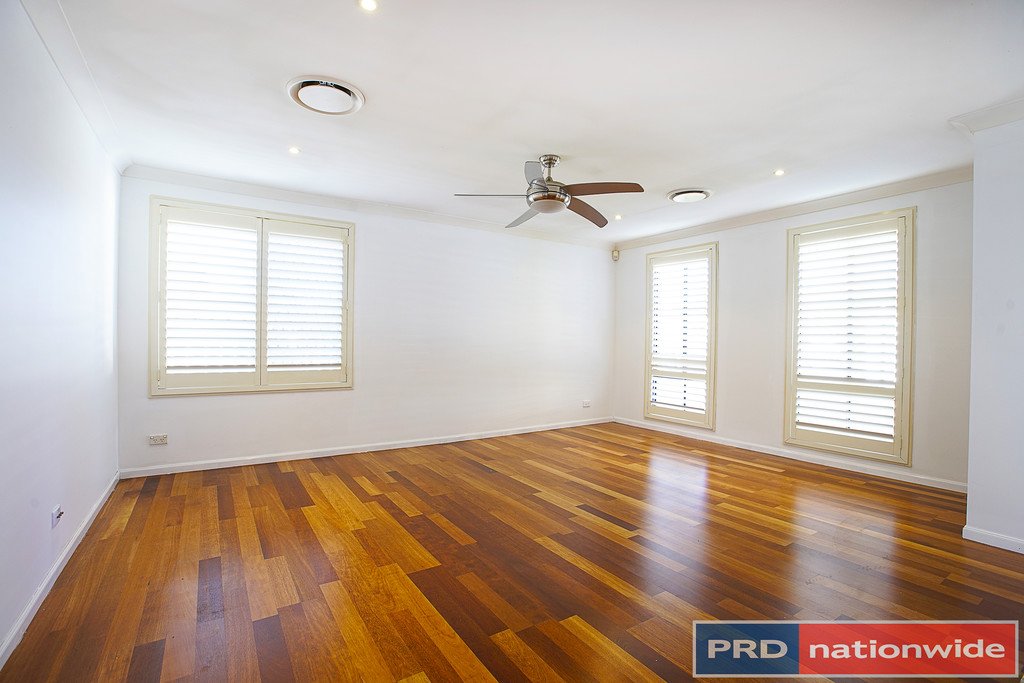 17 Stoke Crescent SOUTH PENRITH 3