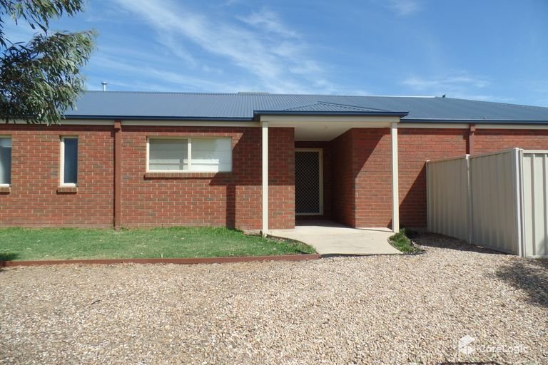 17 Sugargum Crescent KIALLA 1