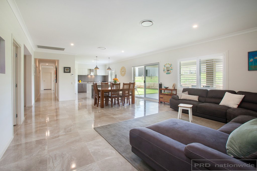 17 Sutton Grove BRANXTON 2