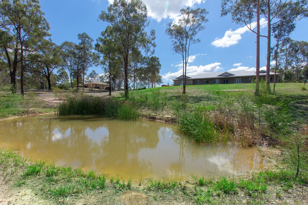 17 Sutton Grove BRANXTON 10