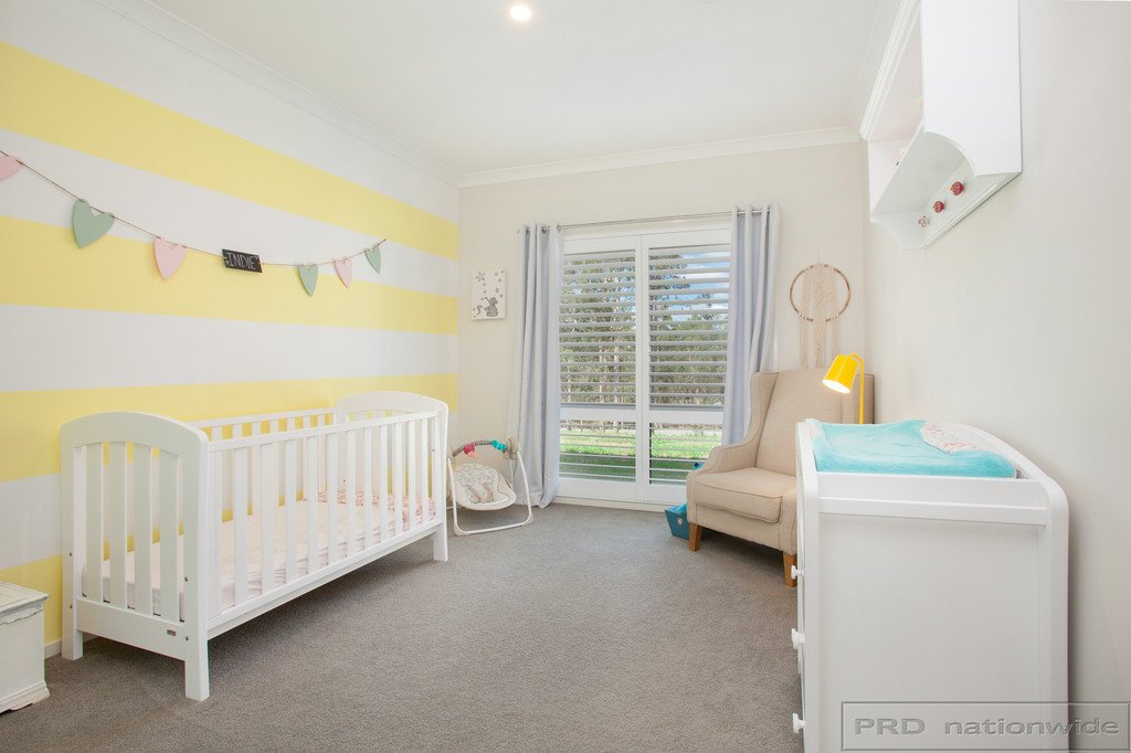 17 Sutton Grove BRANXTON 12