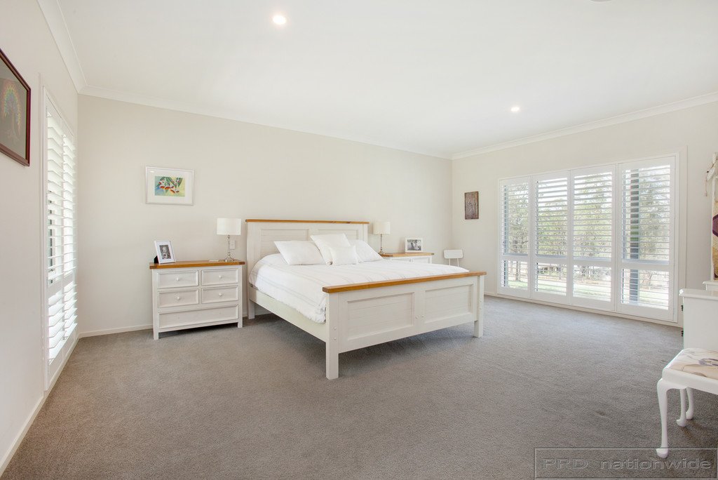 17 Sutton Grove BRANXTON 13