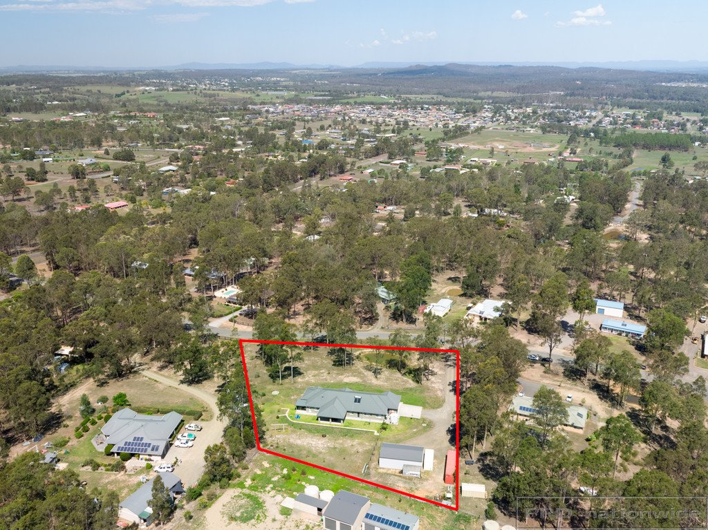 17 Sutton Grove BRANXTON 18