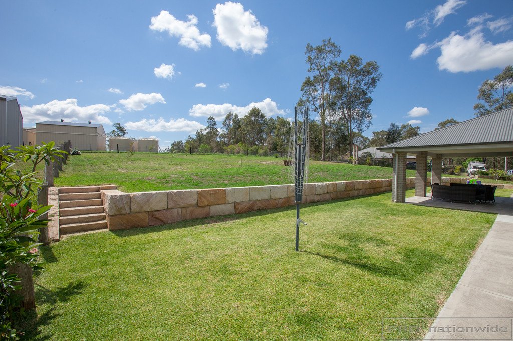 17 Sutton Grove BRANXTON 21