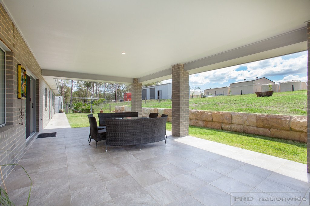 17 Sutton Grove BRANXTON 23