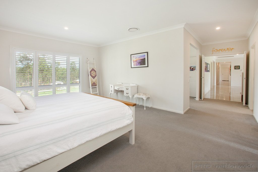 17 Sutton Grove BRANXTON 26