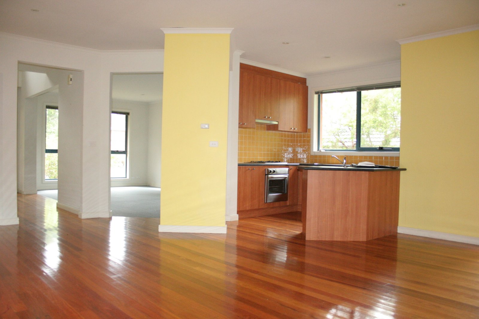 Gallery: 1/7 Sylvan Crescent