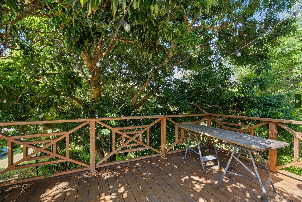 17 Tanjenong Street Burleigh Heads 3