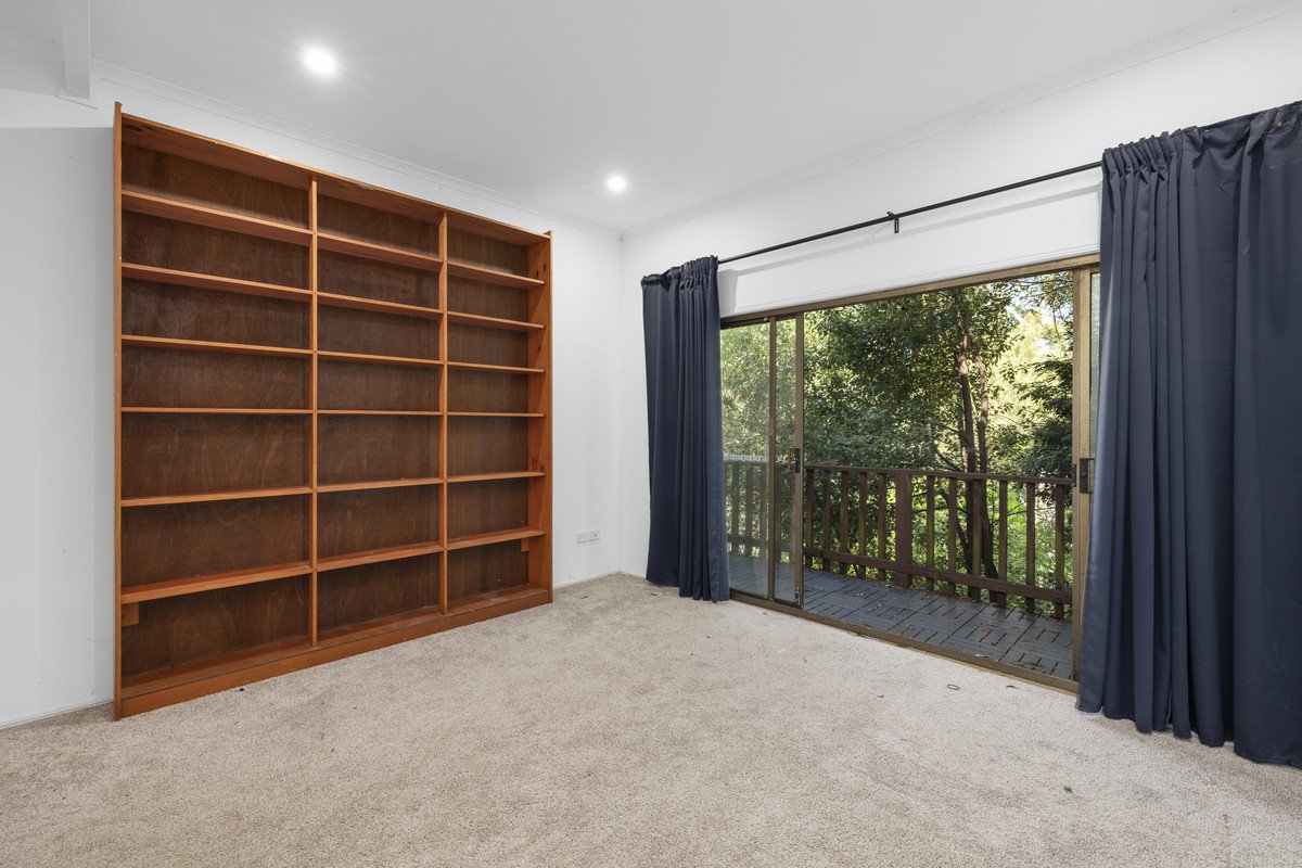 17 Tanjenong Street Burleigh Heads 8