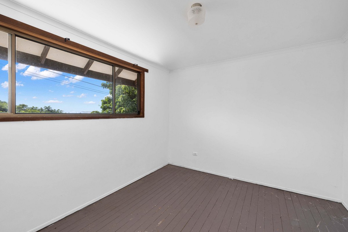 17 Tanjenong Street Burleigh Heads 9