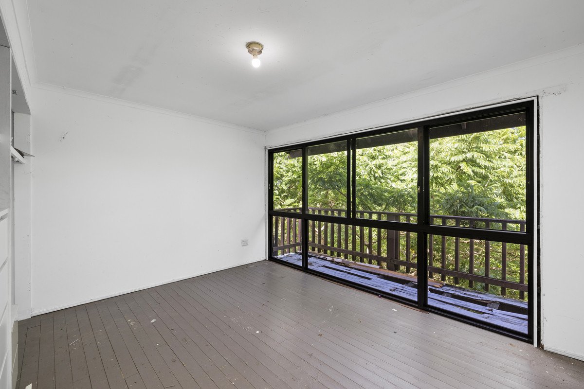 17 Tanjenong Street Burleigh Heads 11