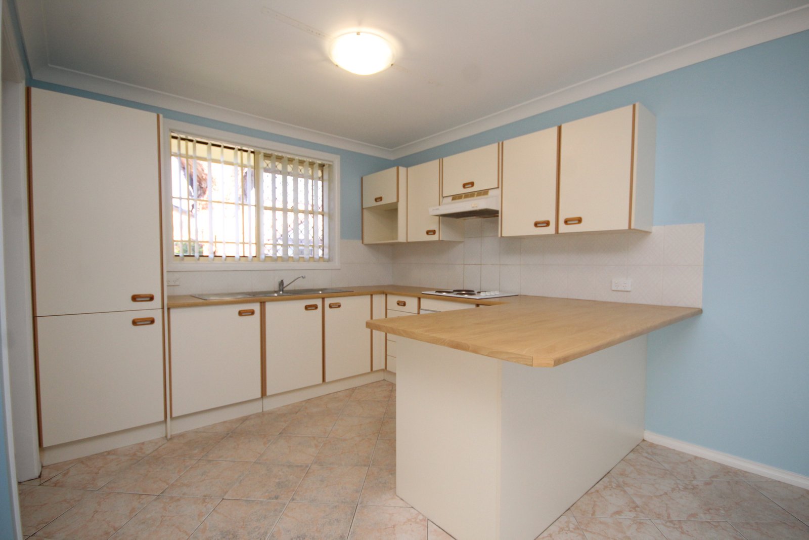 1/7 Taronga Street HURSTVILLE 2