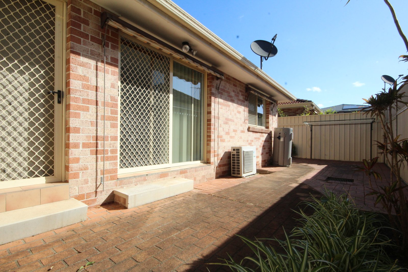 1/7 Taronga Street HURSTVILLE 8