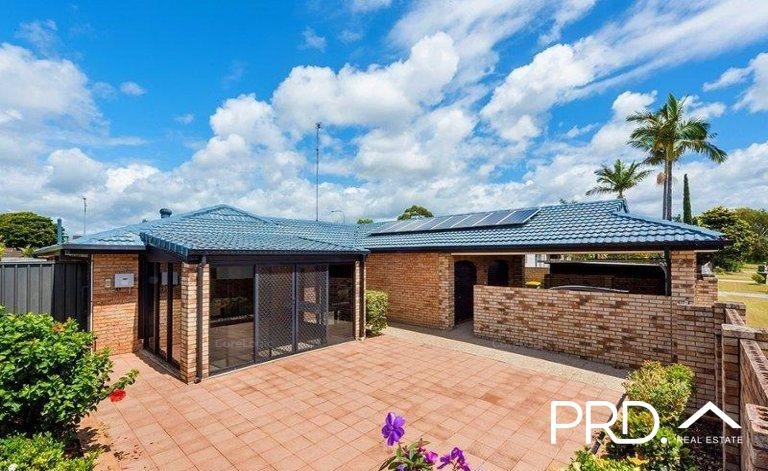 17 Tekapo Street BROADBEACH WATERS 1