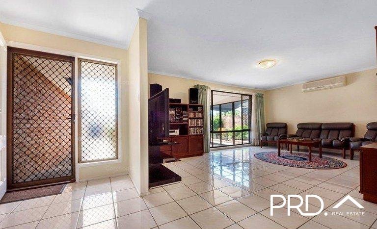 17 Tekapo Street BROADBEACH WATERS 2